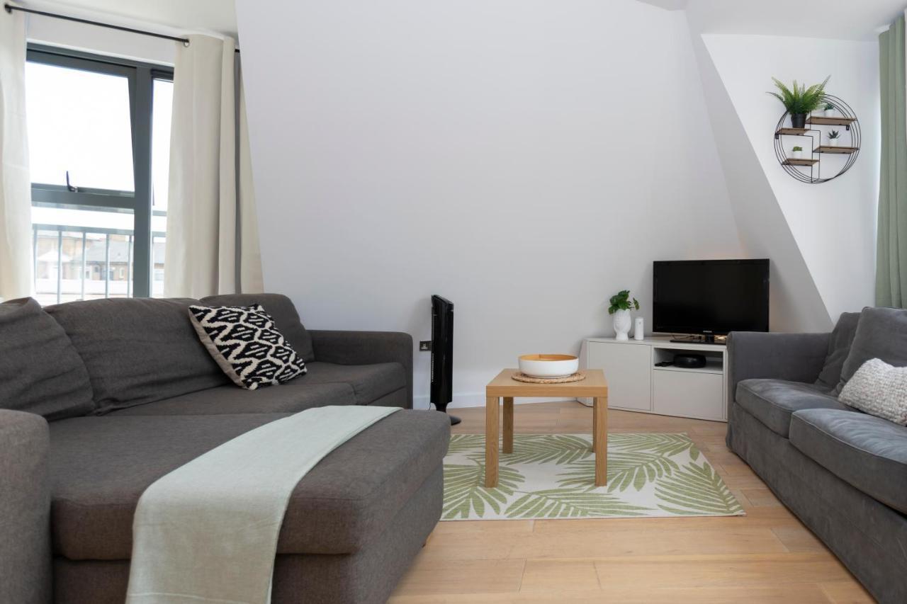 Stunning 3 Bedroom Penthouse With Terrace And Lift Londyn Zewnętrze zdjęcie