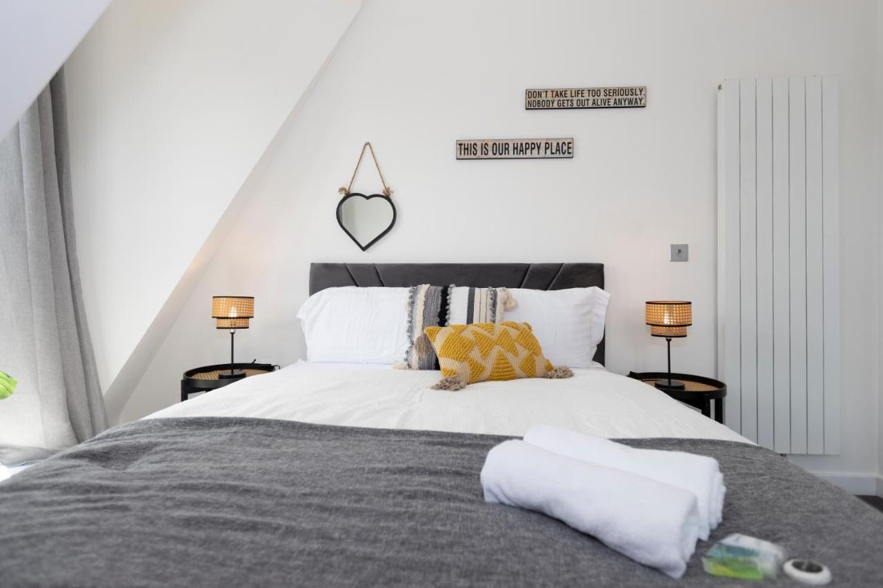 Stunning 3 Bedroom Penthouse With Terrace And Lift Londyn Zewnętrze zdjęcie
