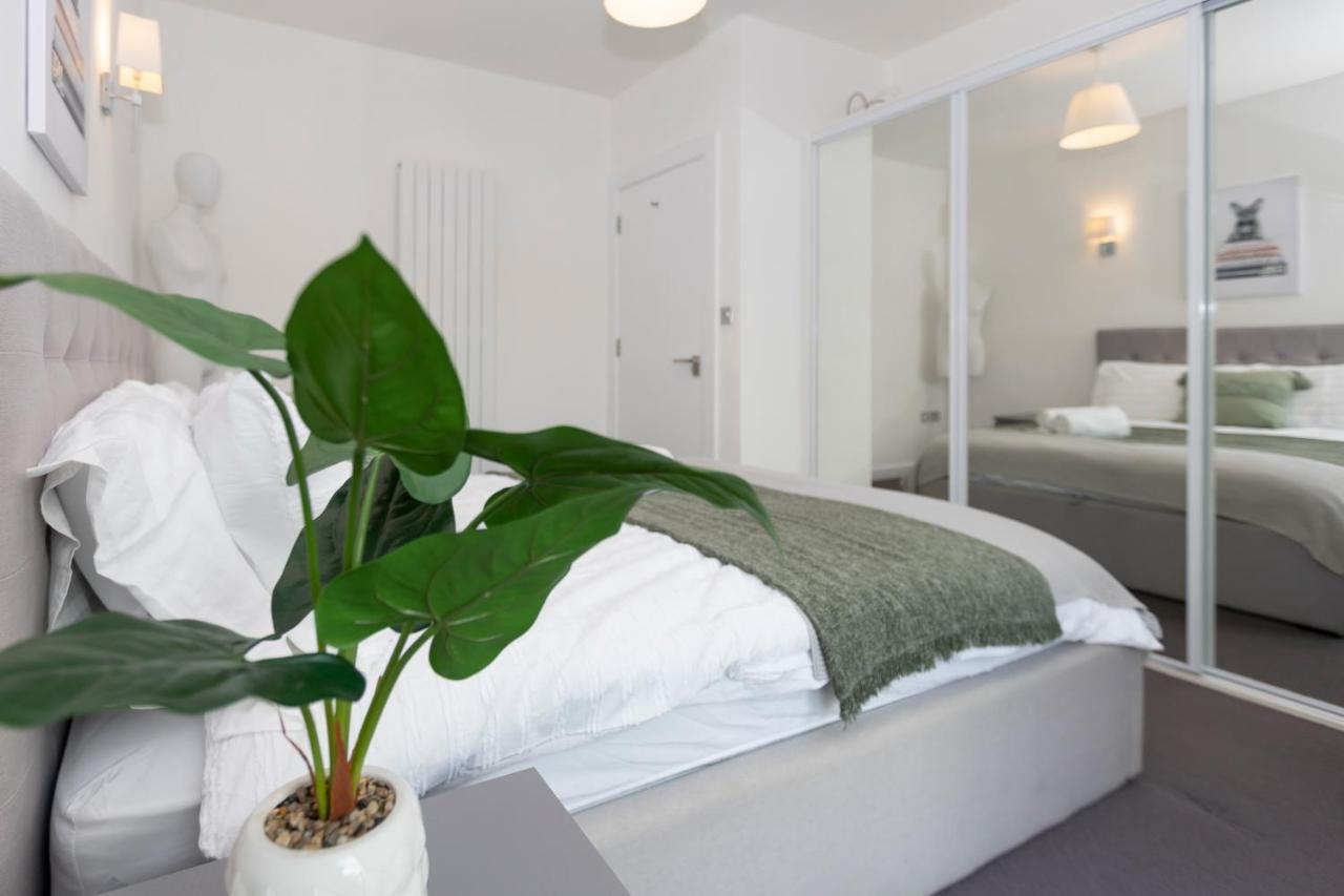 Stunning 3 Bedroom Penthouse With Terrace And Lift Londyn Zewnętrze zdjęcie